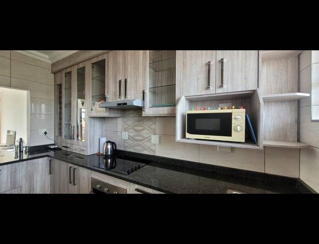 2 BEDROOM TOWNHOUSE FOR SALE IN RACEVIEW